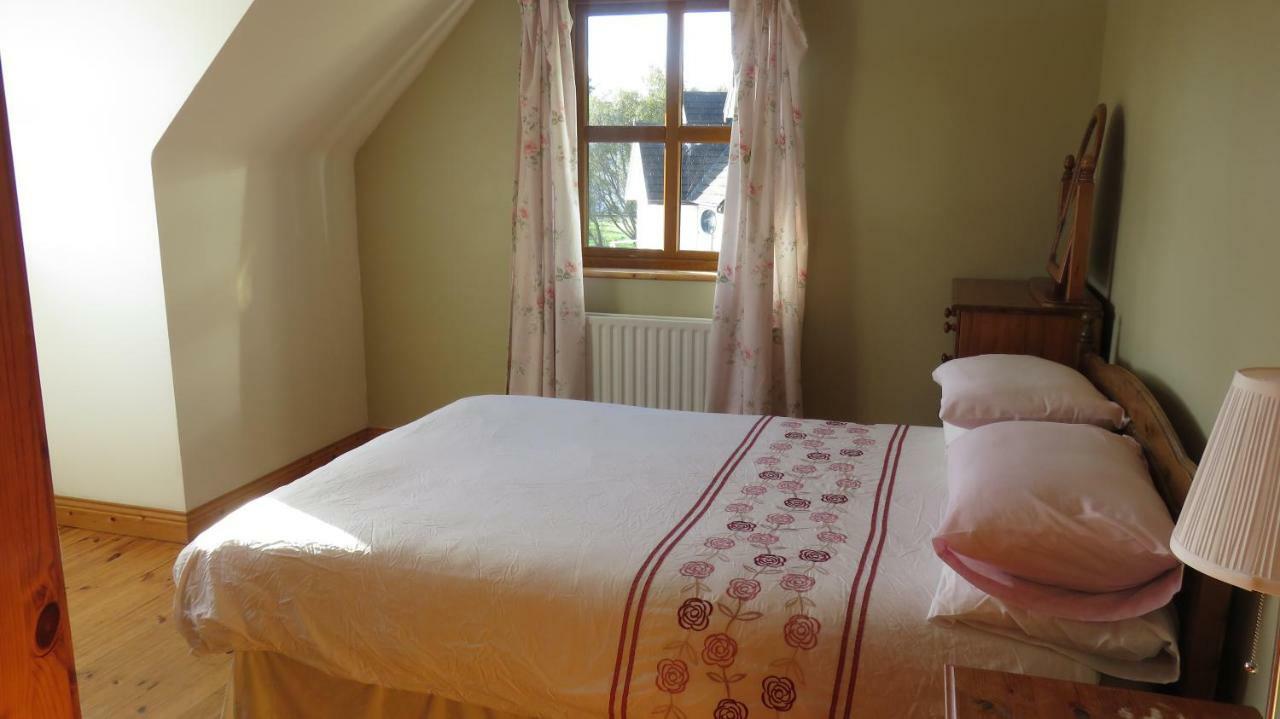 Heatherhill Farm Cottage In Letterfrack Beside Connemara National Park Eksteriør bilde